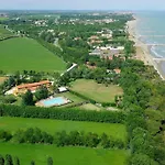 아파트 Flat Very Close To The In Eraclea *